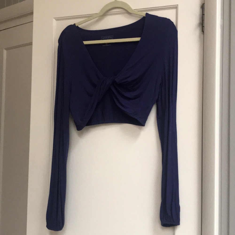 Cute Athleta yoga top.